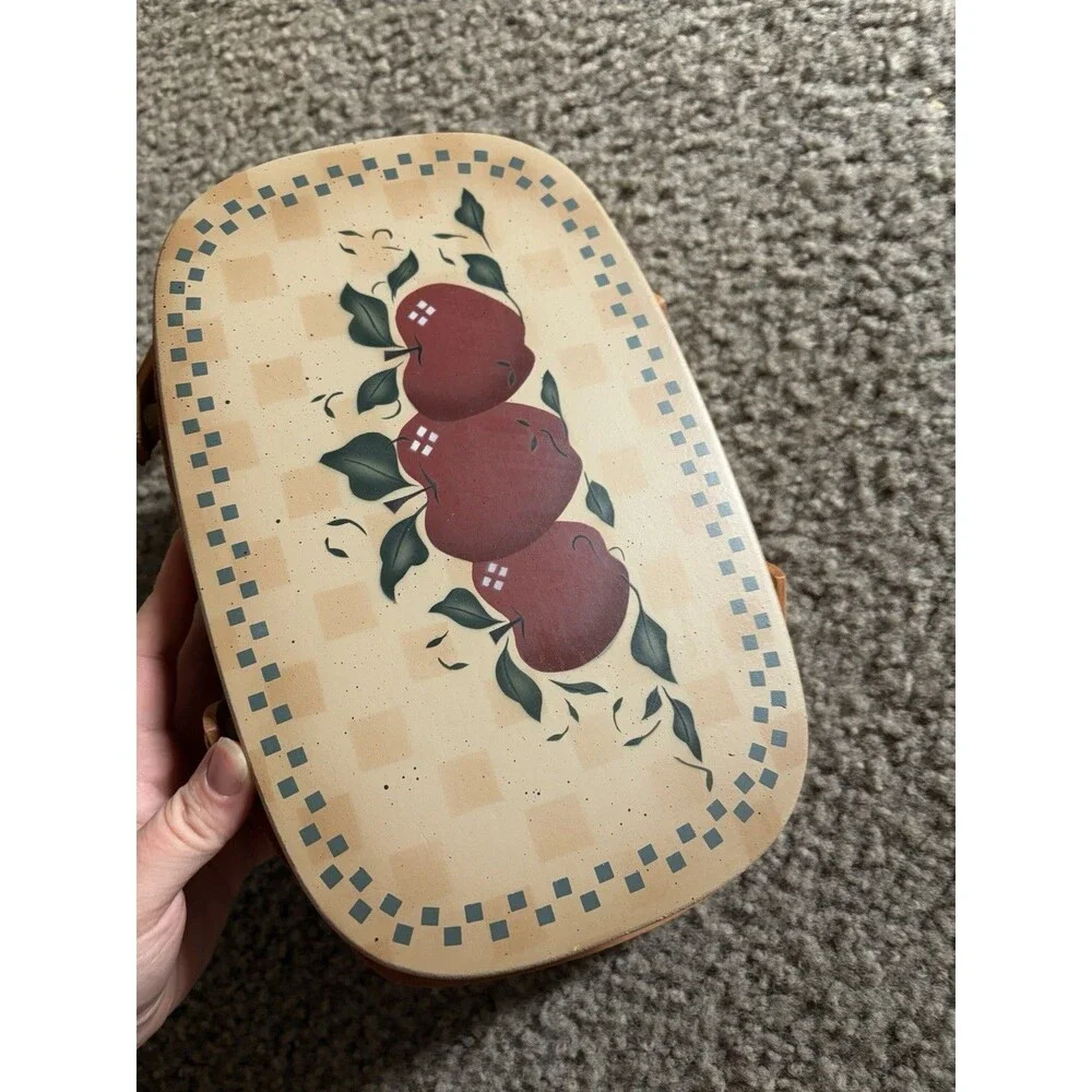 Vintage Country Apple Design Lidded Basket